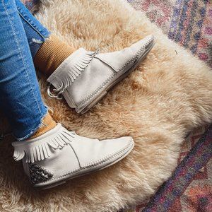 Vintage, White, Leather Studded Moccasins